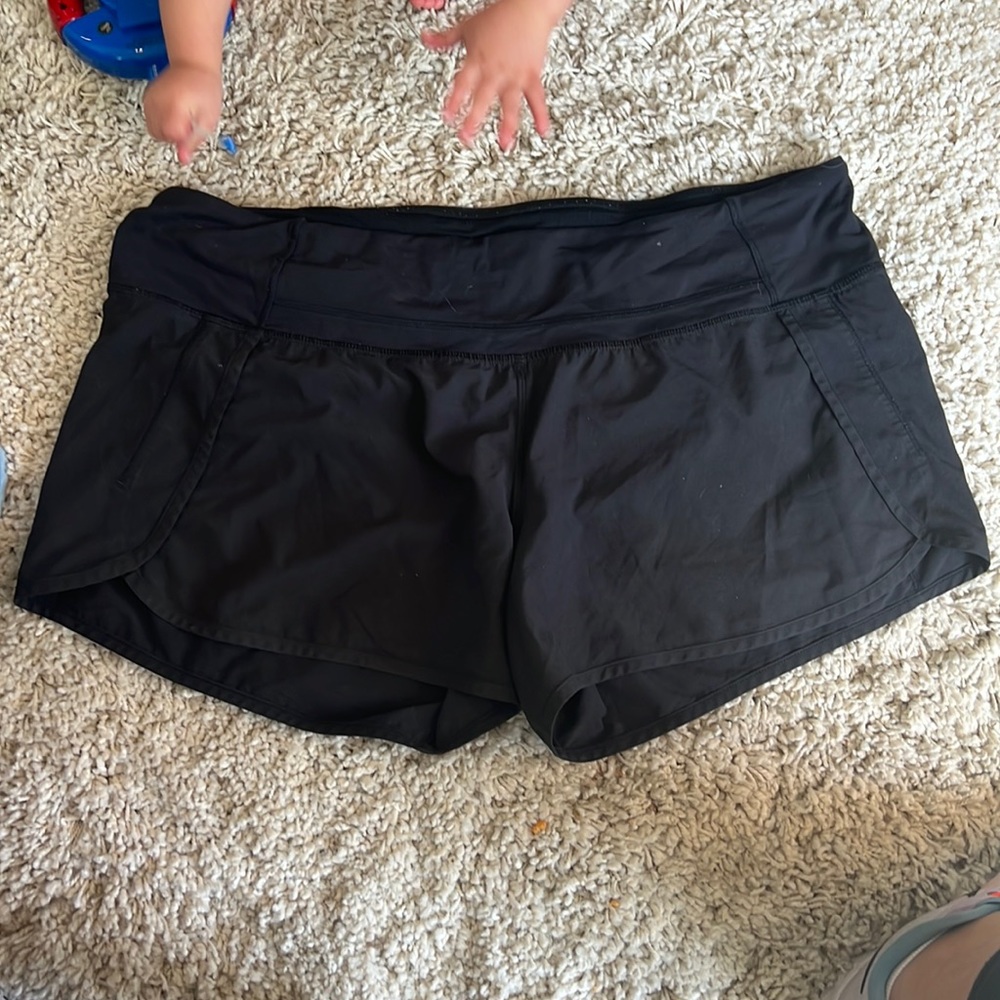 Lululemon black speed up shorts 4in